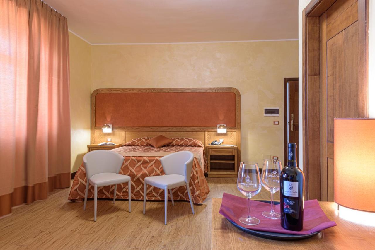 Leone de Castris Wine Hotel Salice Salentino Buitenkant foto